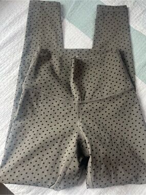 Everlane Olive-Taupe Leggings with Black Dot Print